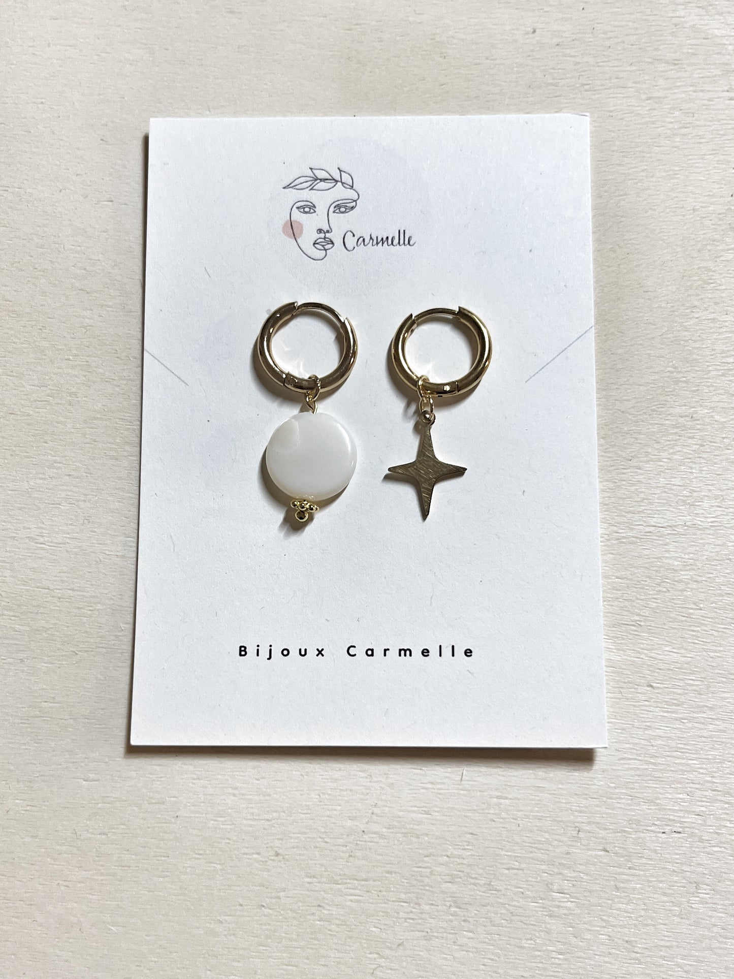 Bijoux Carmelle. Boucles d'oreilles bohème chic fait à la main.