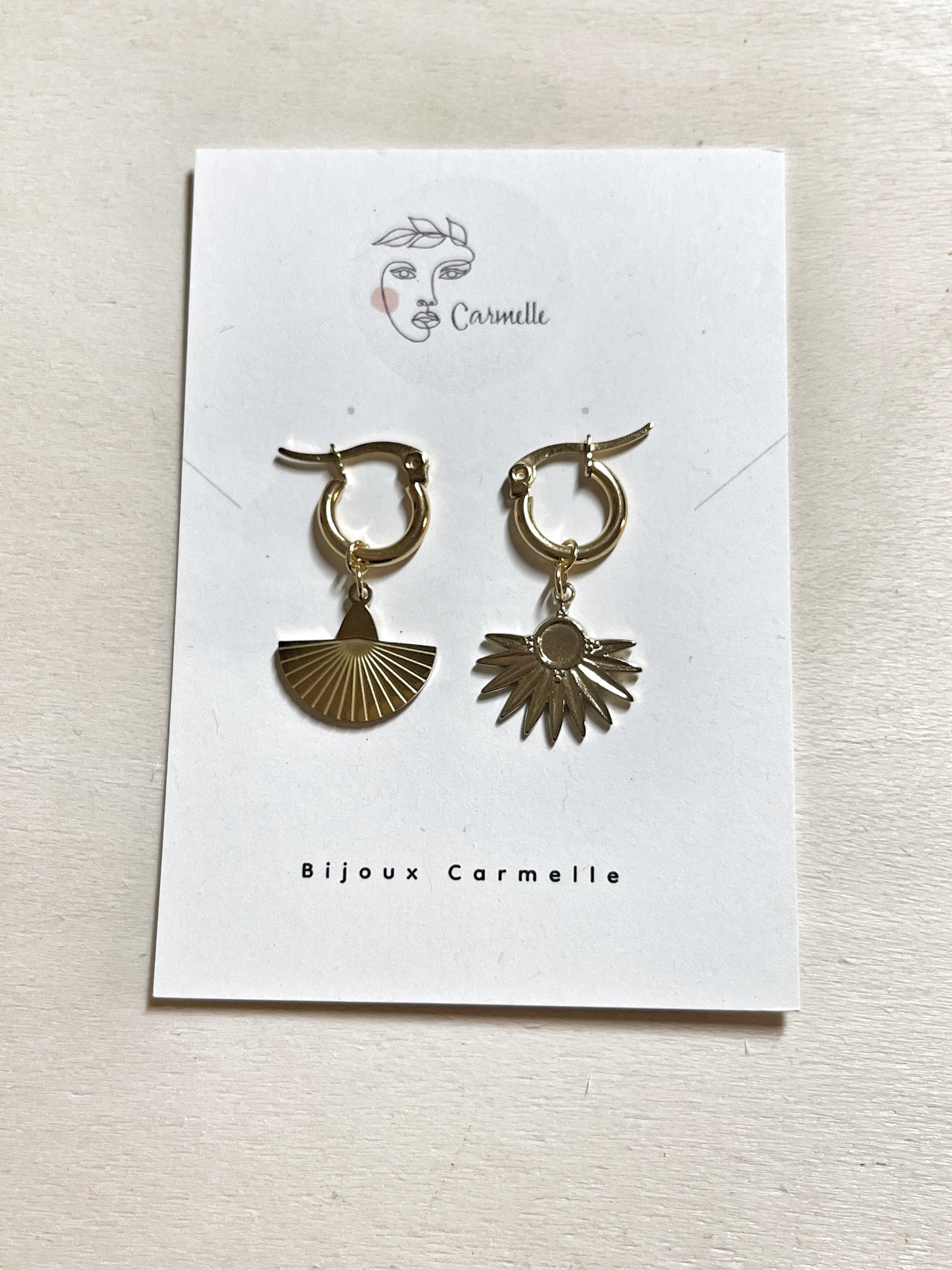 Bijoux Carmelle. Boucles d'oreilles bohème chic fait à la main.