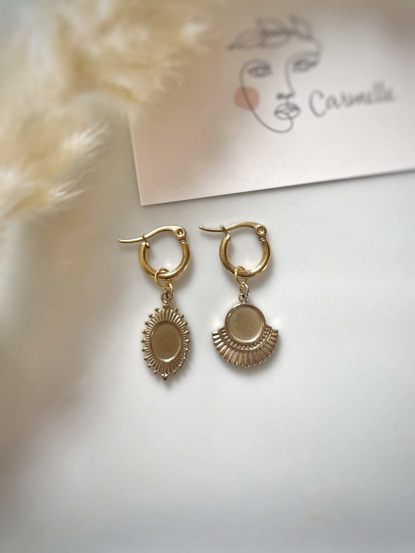 Boucles d’oreille asymétriques, mix and match en acier inoxydable.