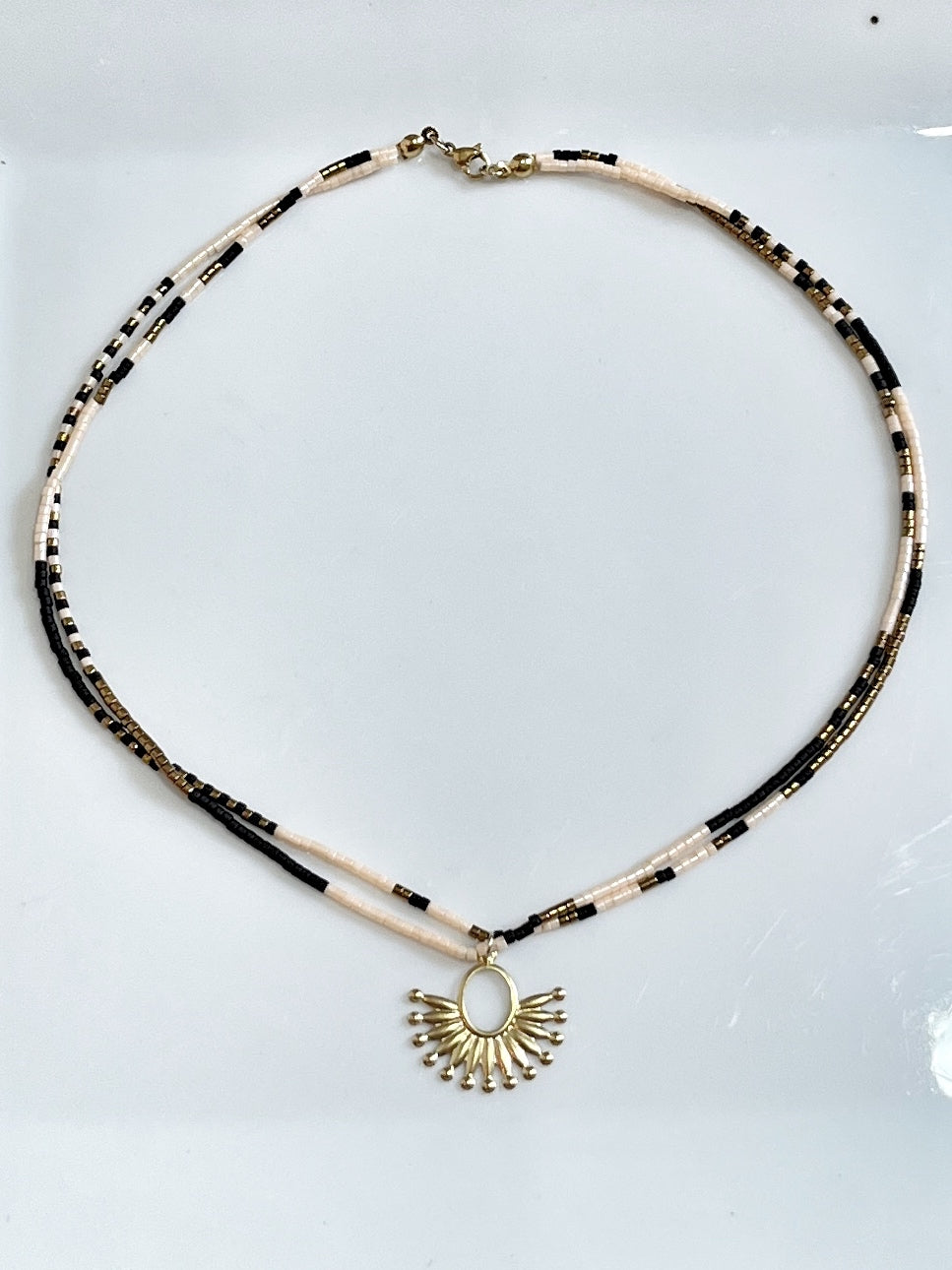 Collier de perle de verre