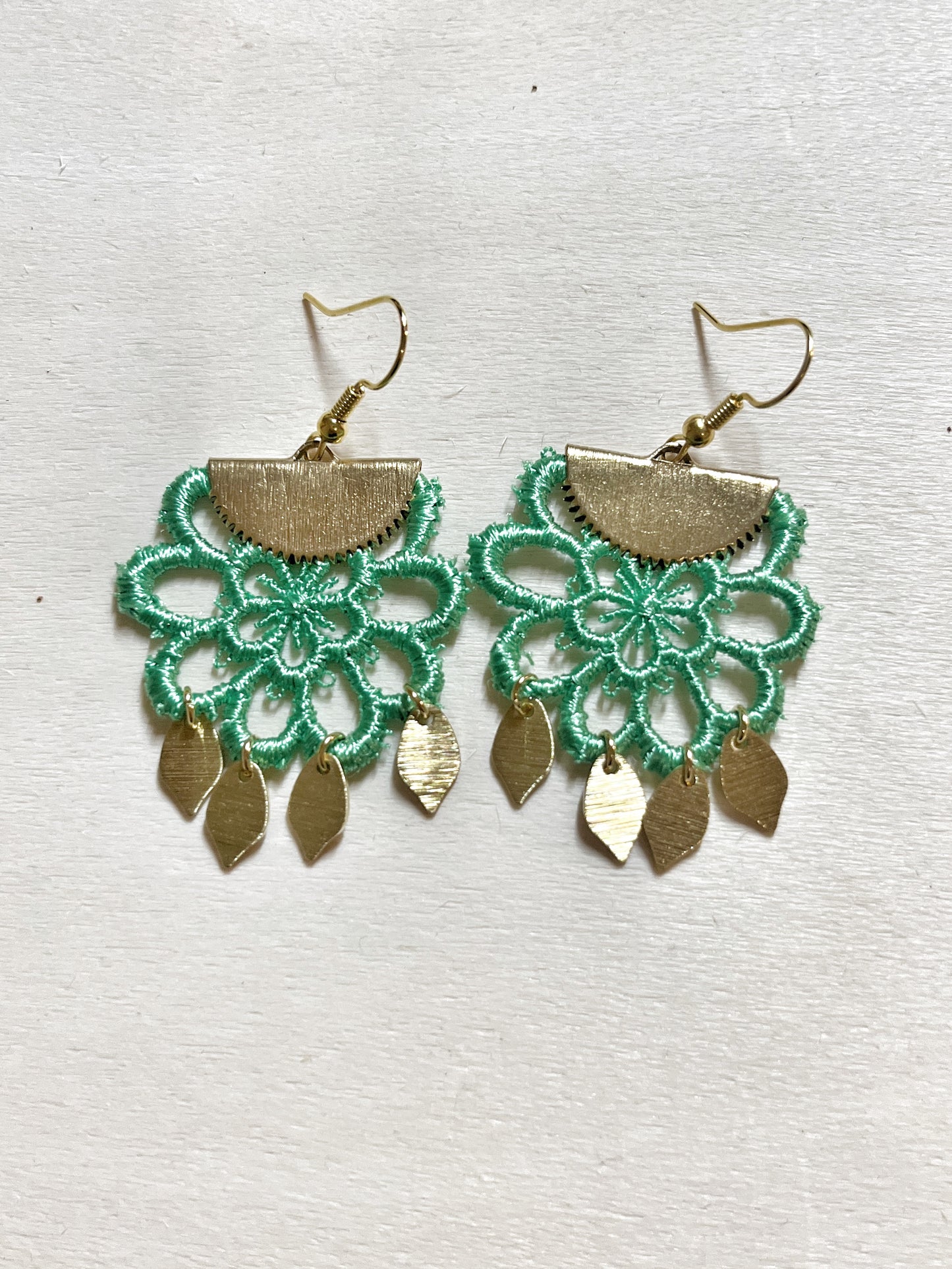 Bijoux Carmelle. Boucles d'oreilles bohème chic fait à la main.