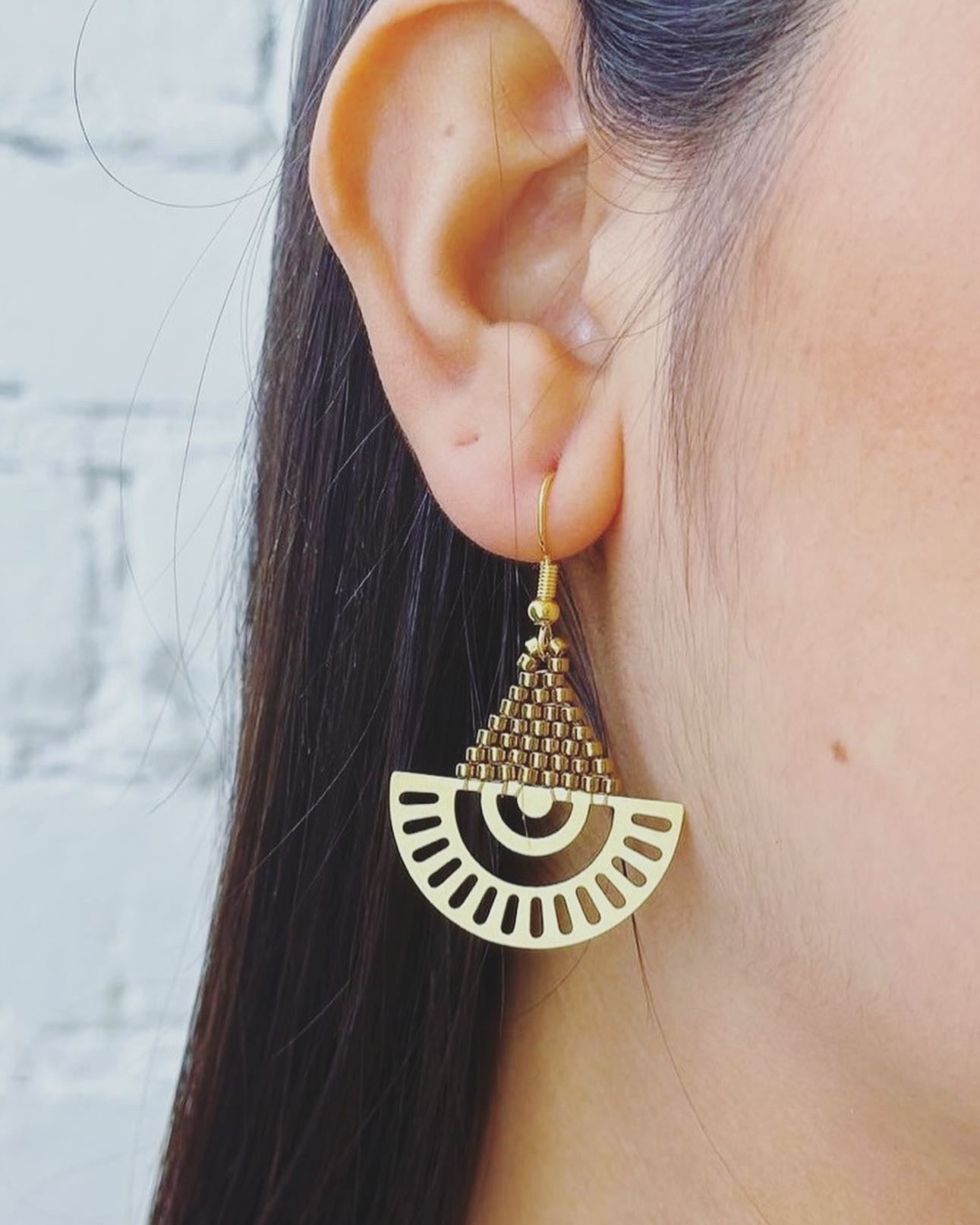 Bijoux Carmelle. Boucles d'oreilles bohème chic fait à la main.