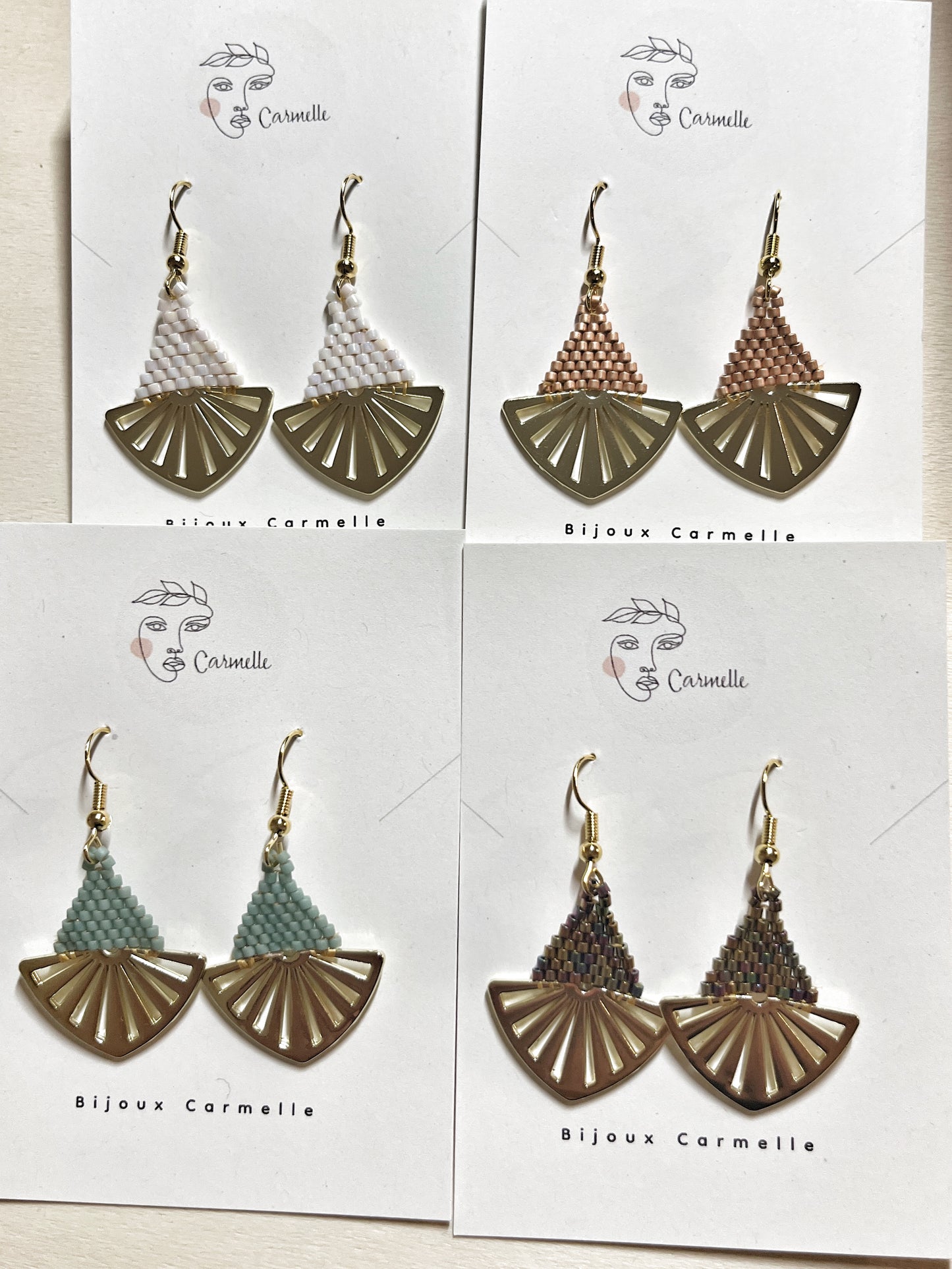Boucles d’oreilles ethniques et bohèmes.