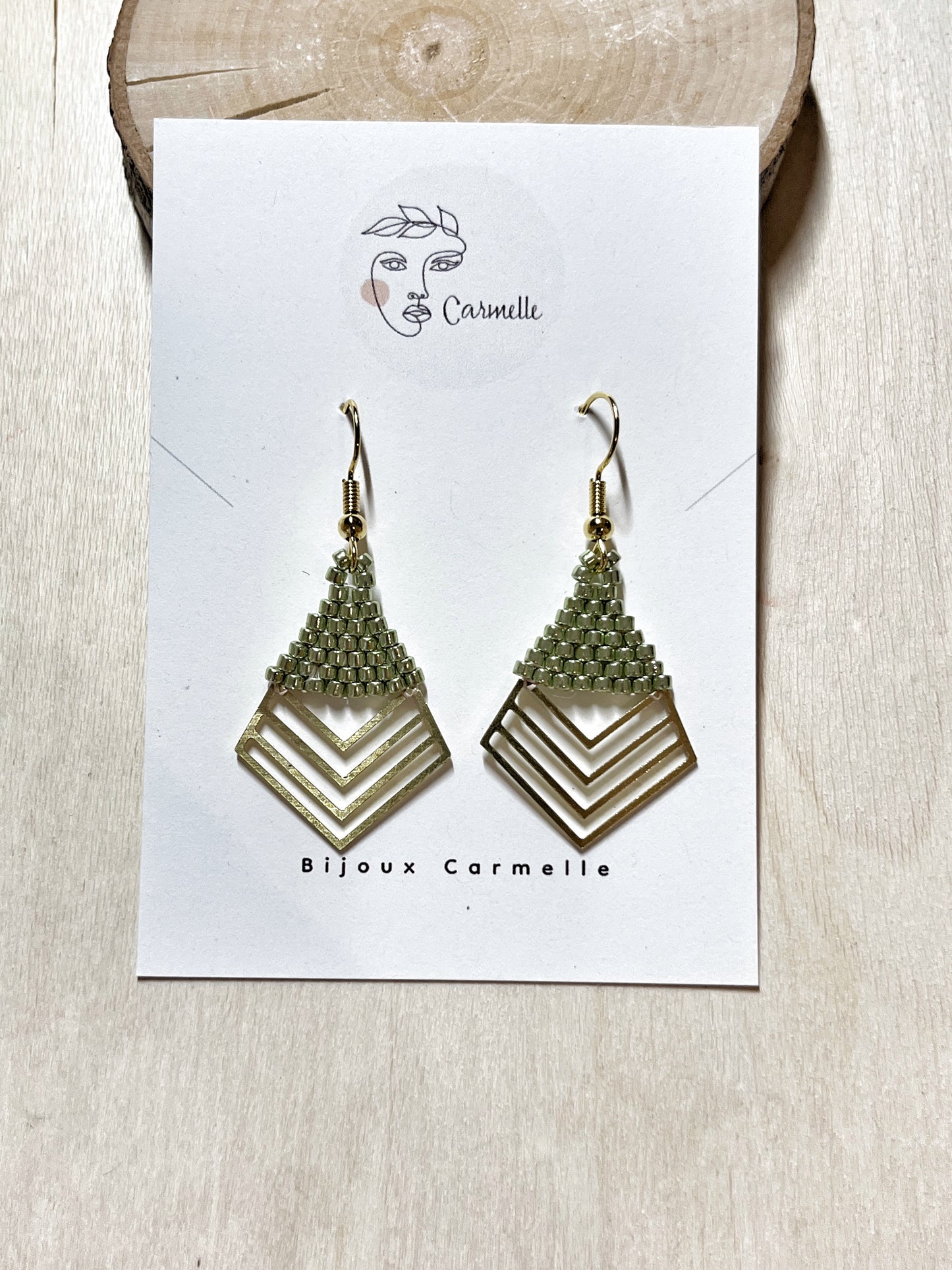 Bijoux Carmelle - Boucles d'oreilles artisanales en billes de verre style Boho chic fait à la main