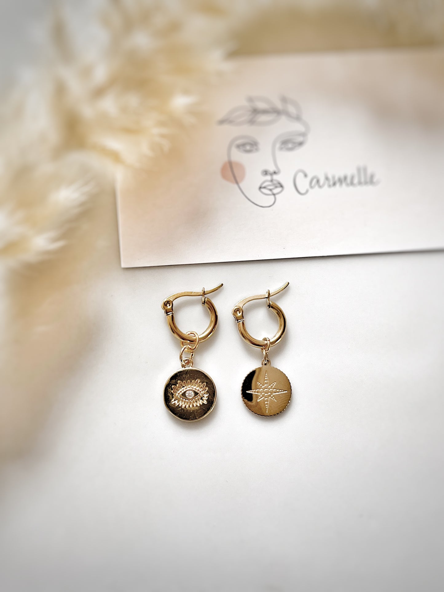 Boucles d’oreilles asymétriques, mix and match en acier inoxydable.