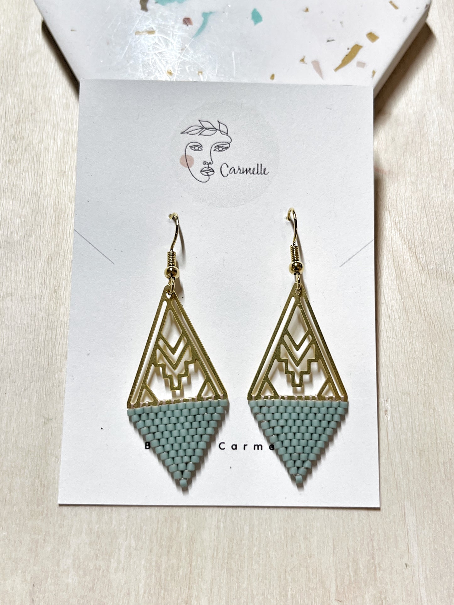 Bijoux Carmelle. Boucles d'oreilles bohème chic fait à la main.