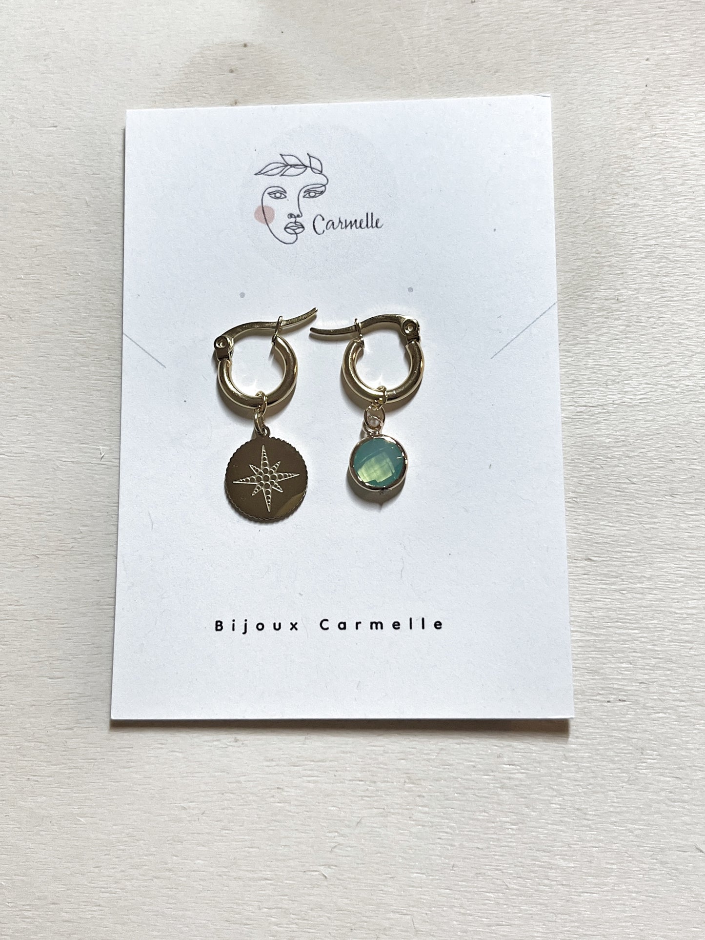 Bijoux Carmelle. Boucles d'oreilles bohème chic fait à la main.