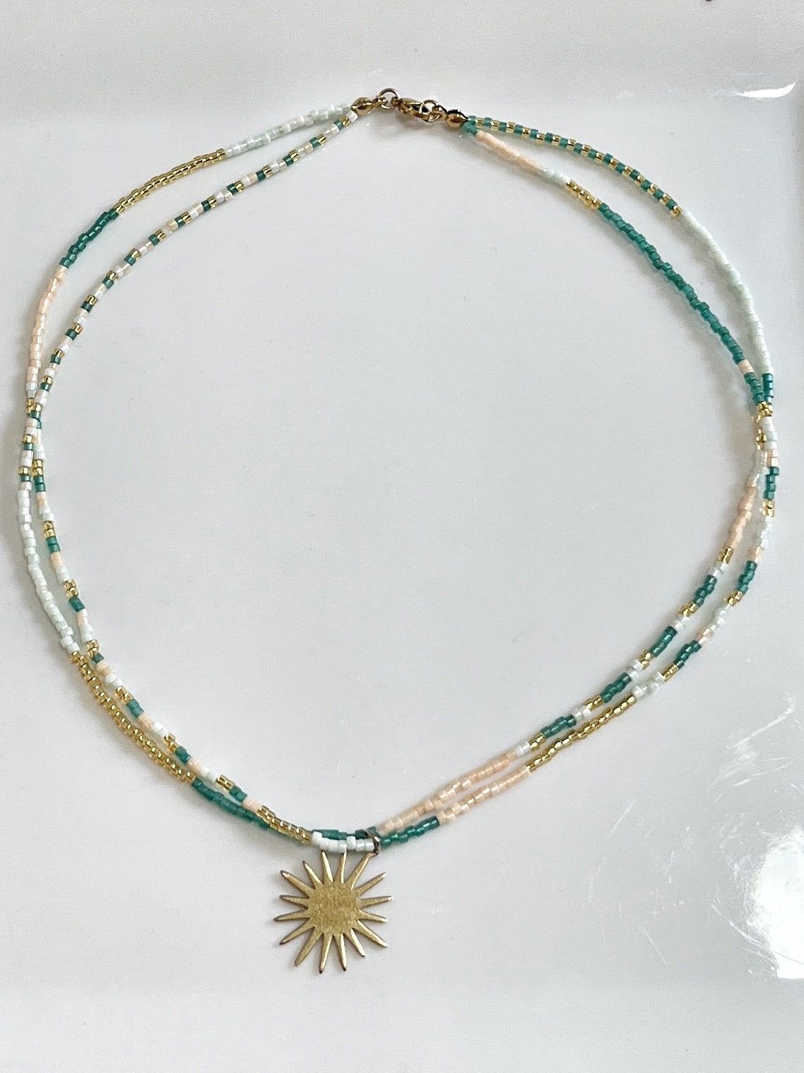 Collier de perle de verre