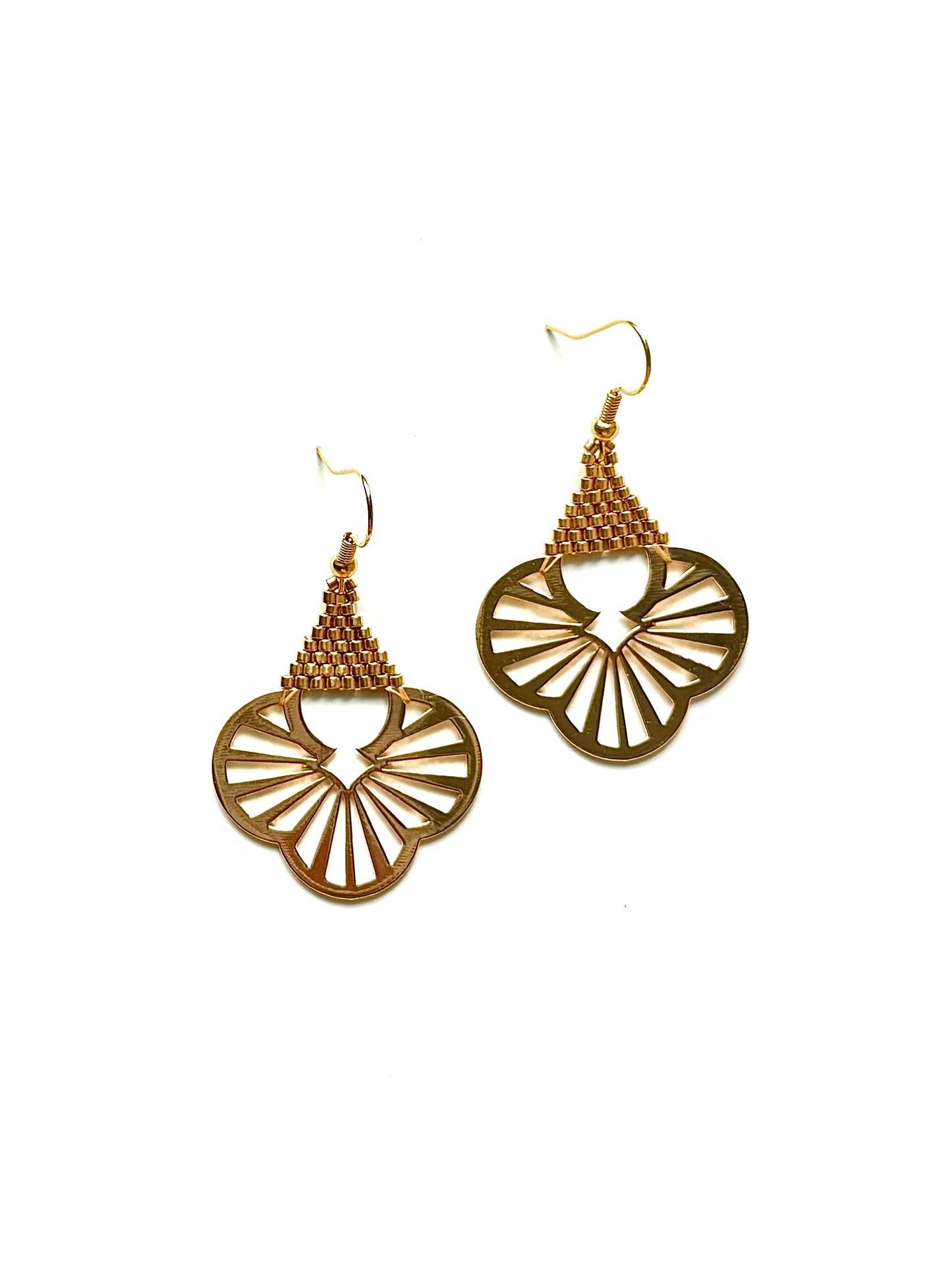 Boucle d’oreille style ethnique en perle de verre.