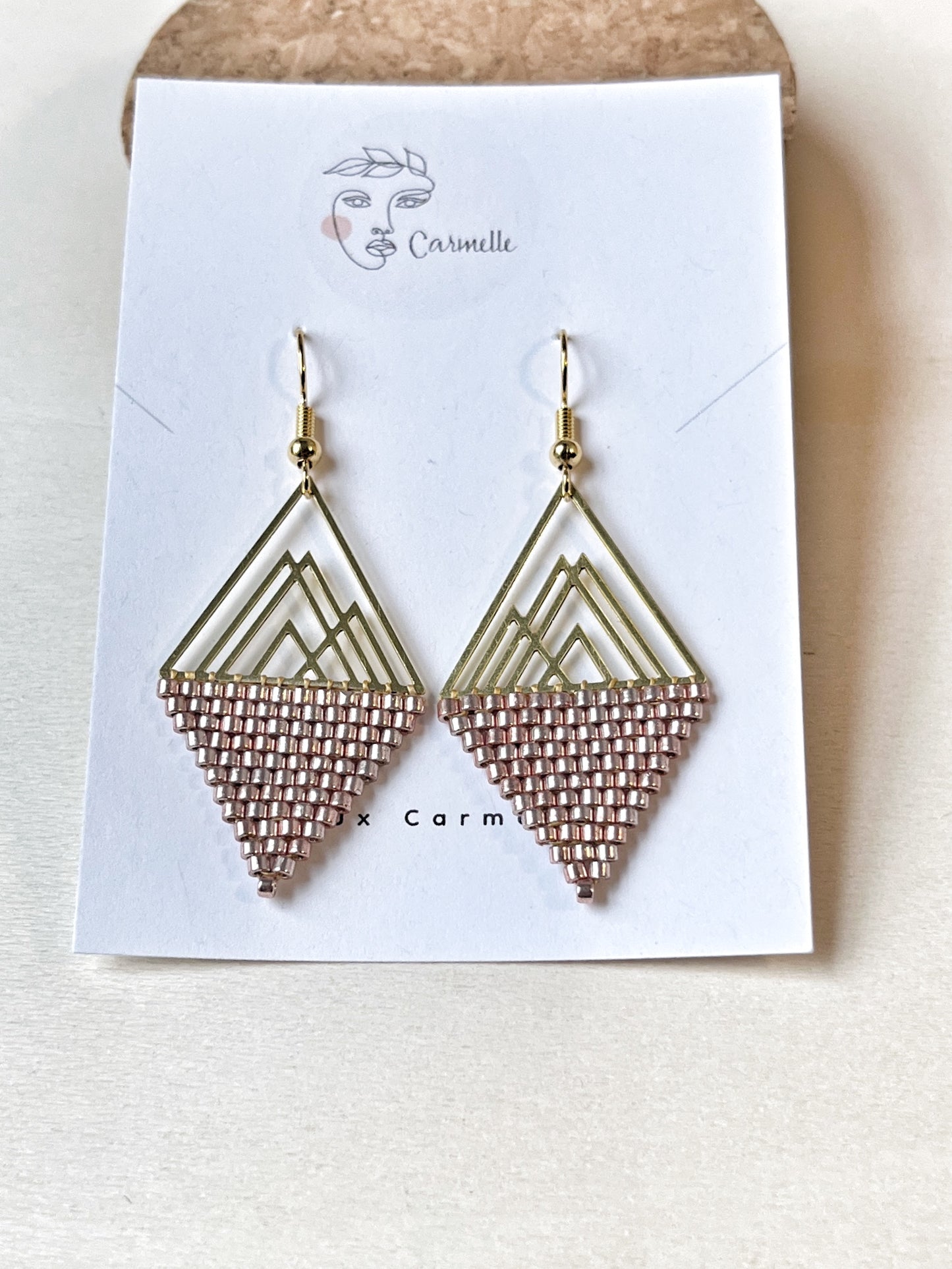 Boucles d'oreilles bohème chic fait à la main.