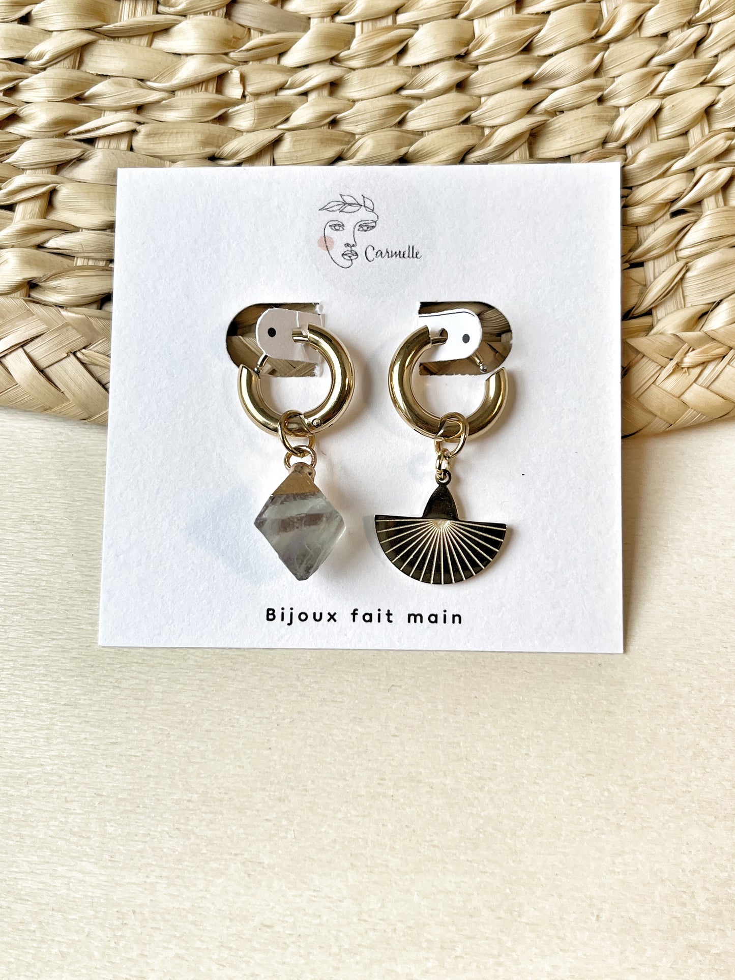 Bijoux Carmelle. Boucles d'oreilles bohème chic fait à la main.