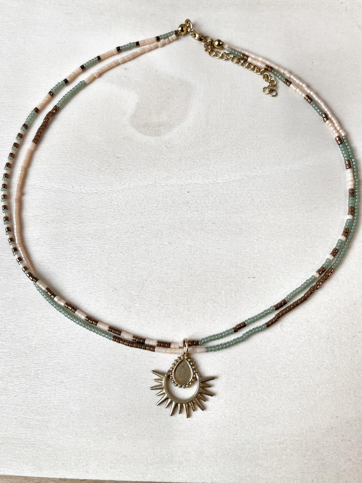 Collier de perle de verre