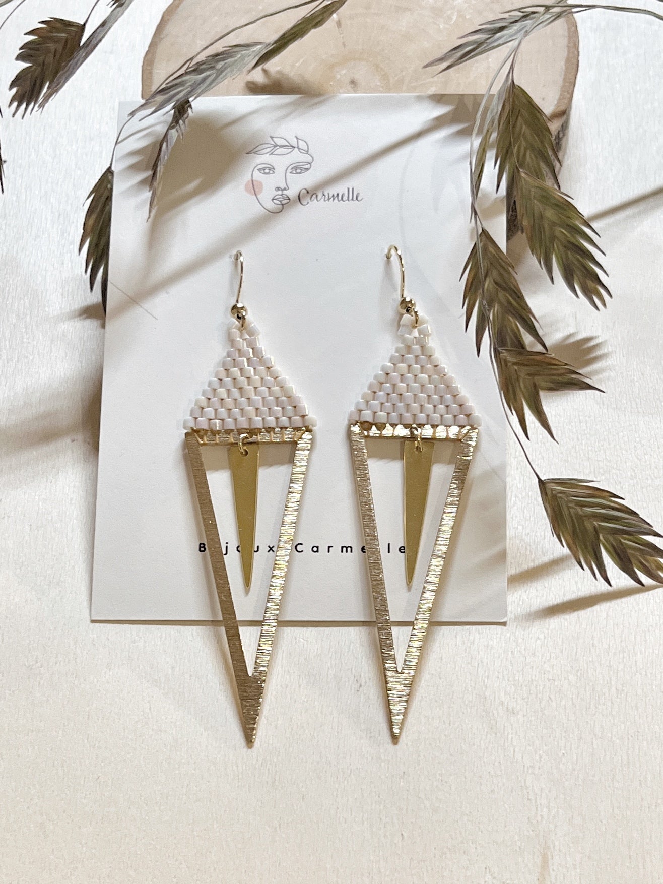 Boucles d'oreilles bohème chic fait à la main.