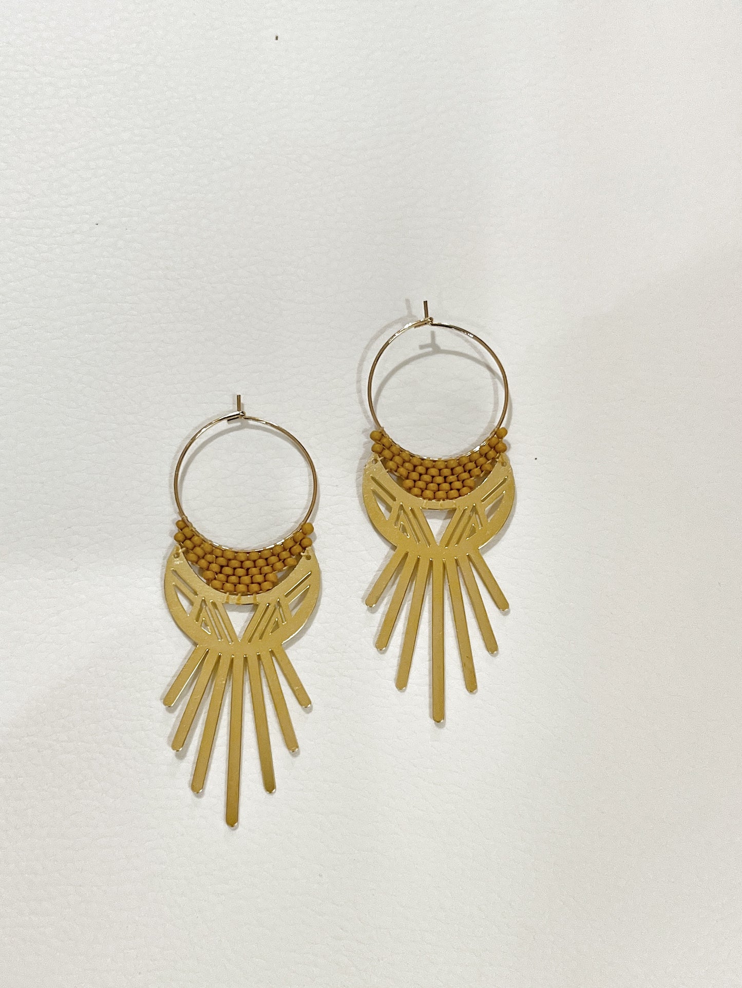 Boucles d'oreilles bohème chic fait à la main.