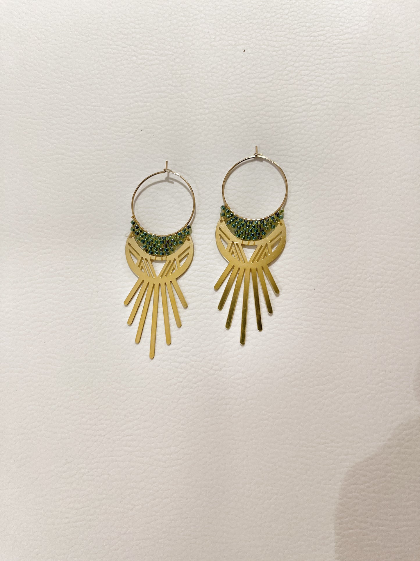 Boucles d'oreilles bohème chic fait à la main.