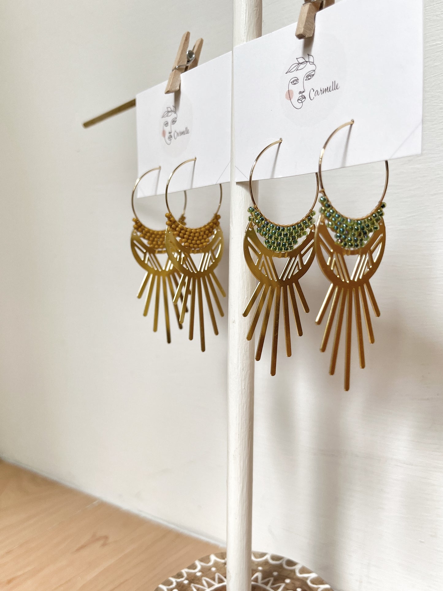 Boucles d'oreilles bohème chic fait à la main.