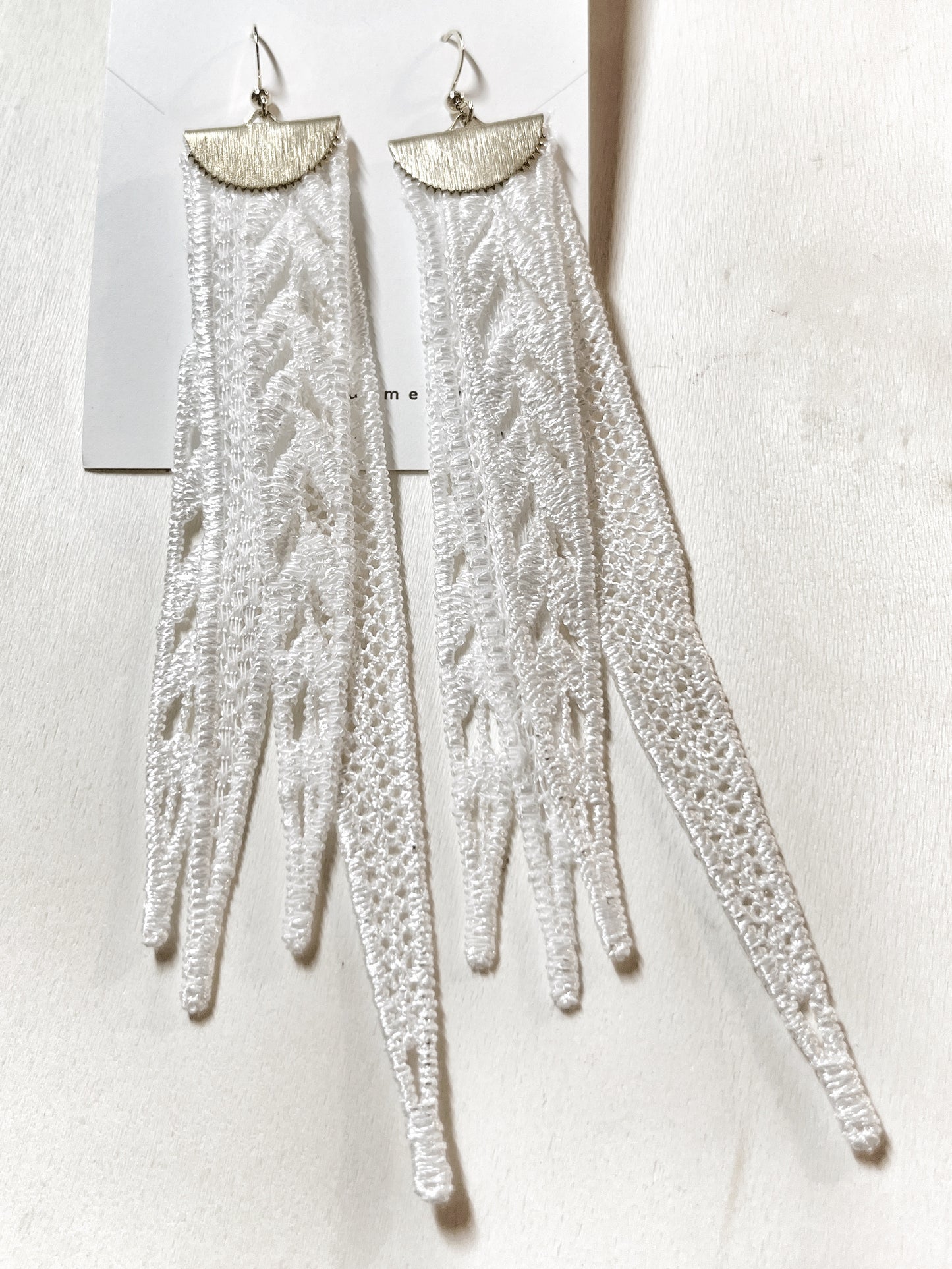 Bijoux Carmelle. Boucles d'oreilles bohème chic fait à la main.