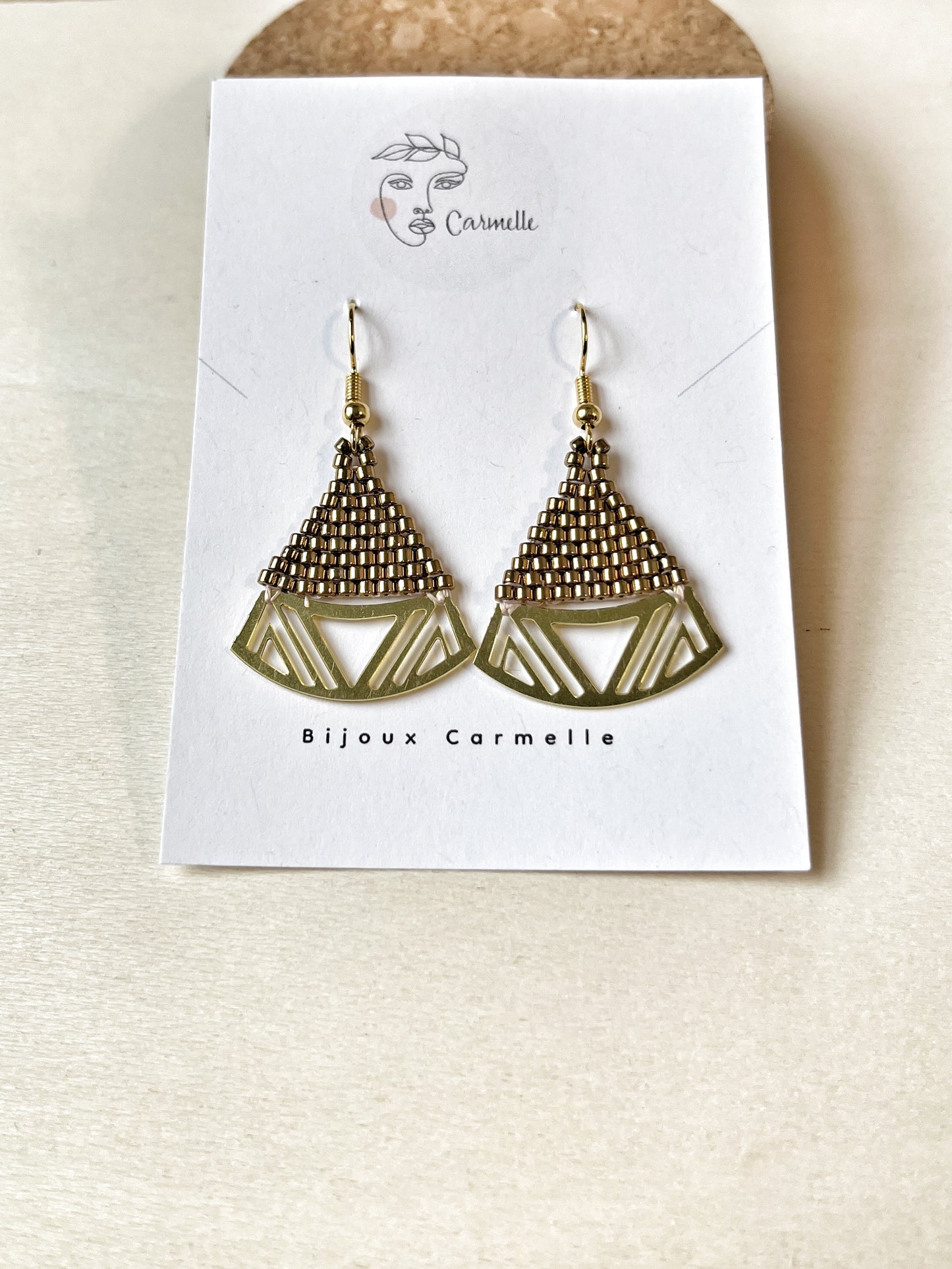 Boucles d'oreilles bohème chic fait à la main.