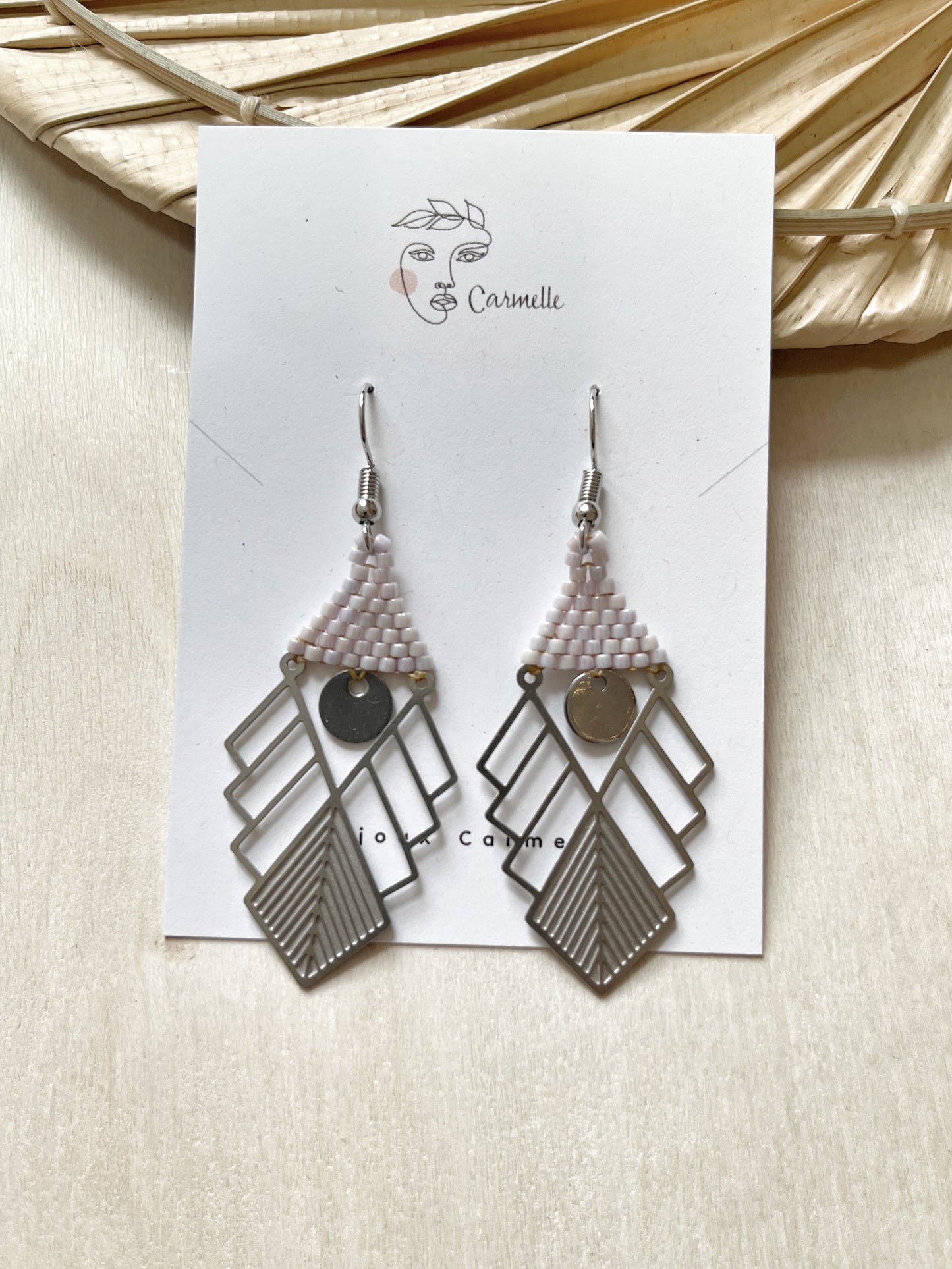 Bijoux Carmelle. Boucles d'oreilles bohème chic fait à la main.