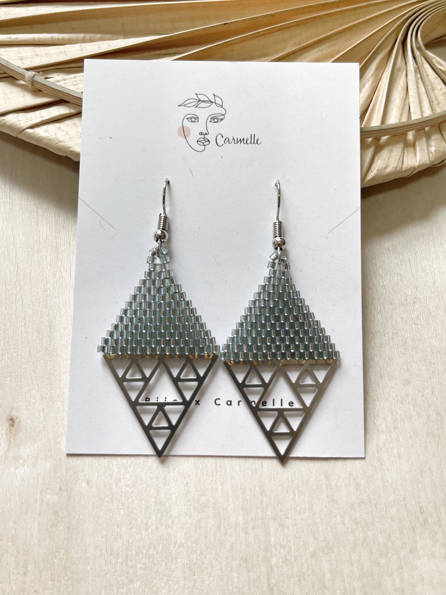 Bijoux Carmelle. Boucles d'oreilles bohème chic fait à la main.