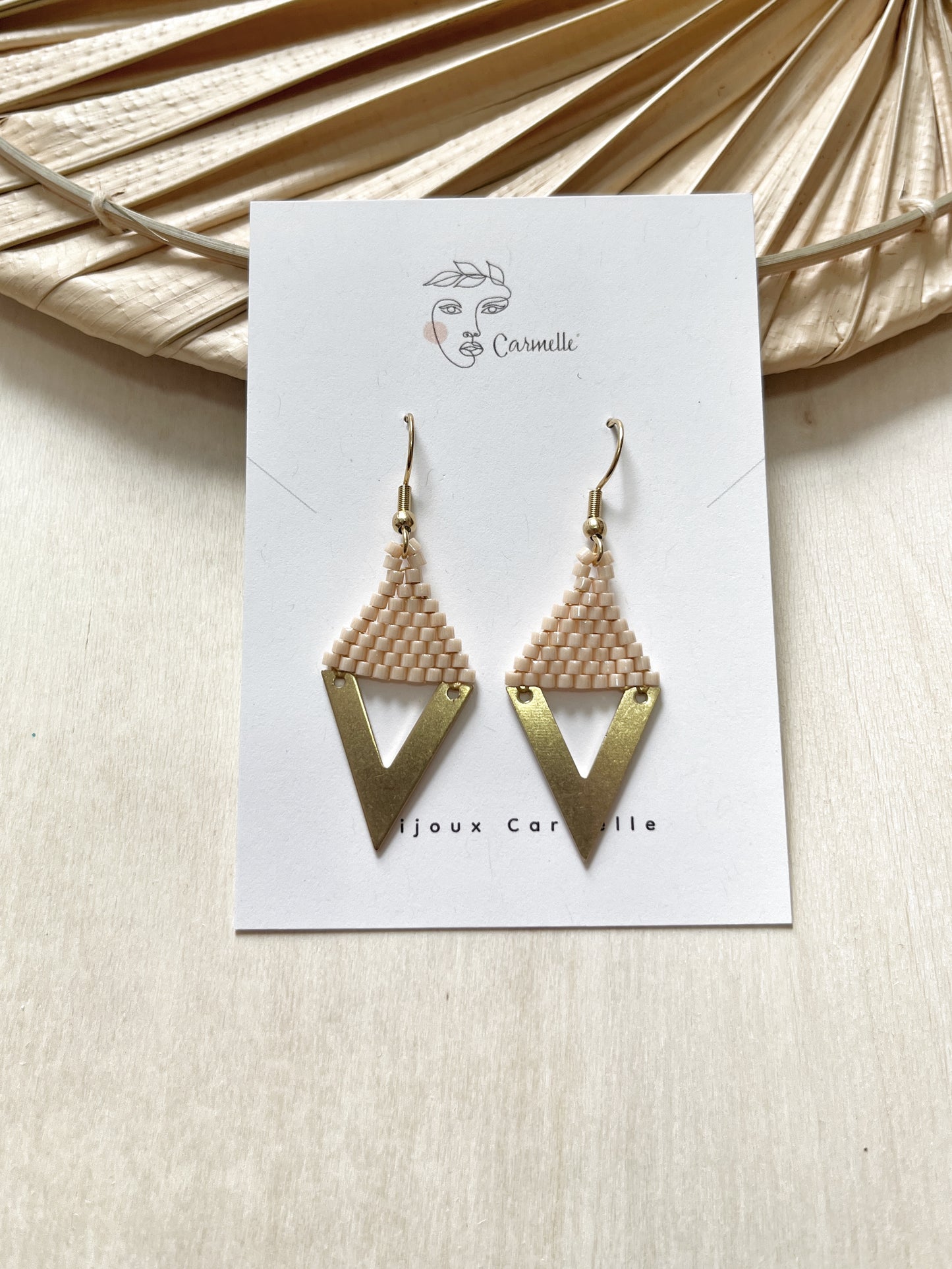 Boucles d'oreilles bohème chic fait à la main.