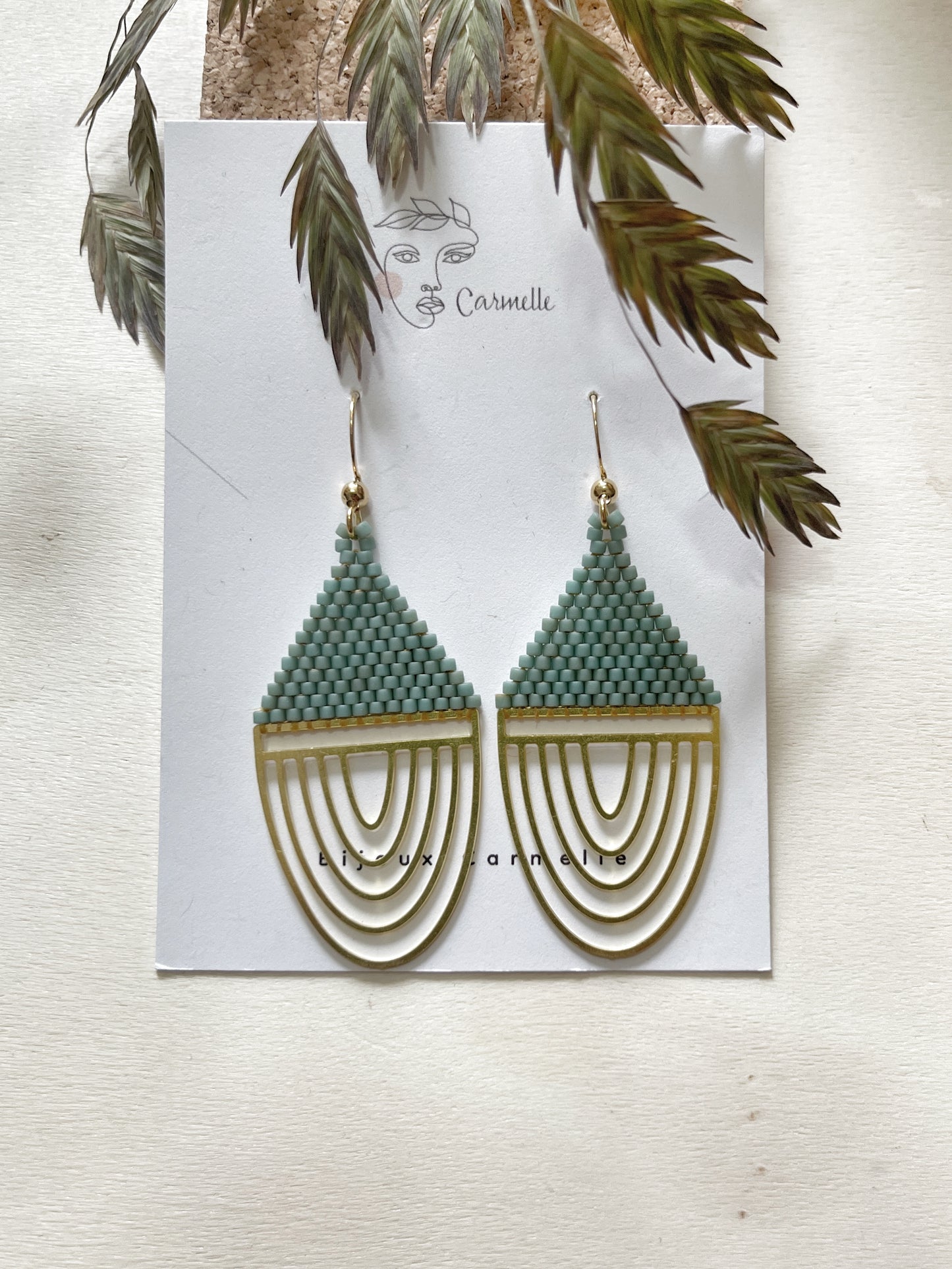 Bijoux Carmelle. Boucles d'oreilles bohème chic fait à la main.