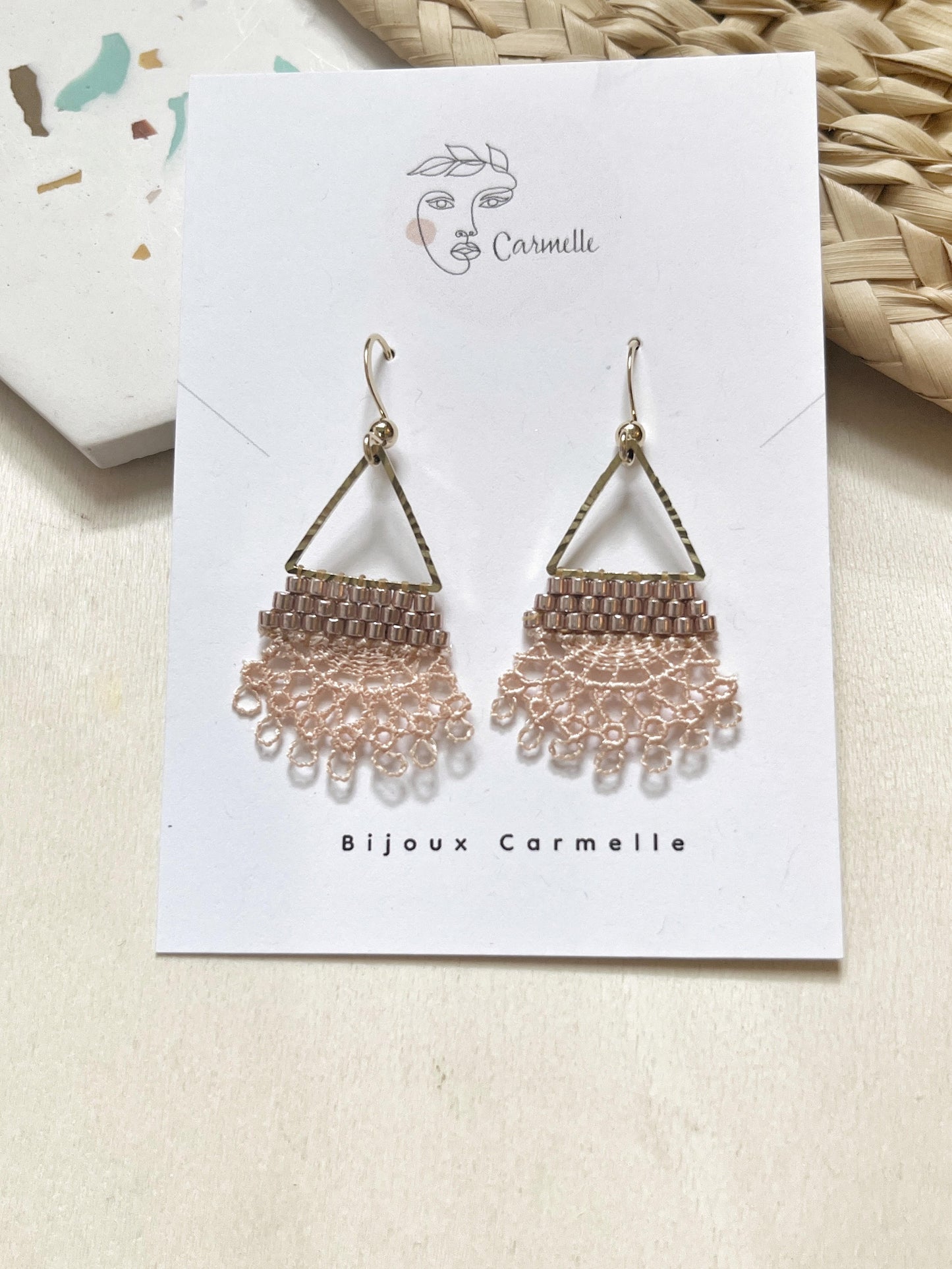 Bijoux Carmelle. Boucles d'oreilles bohème chic fait à la main.
