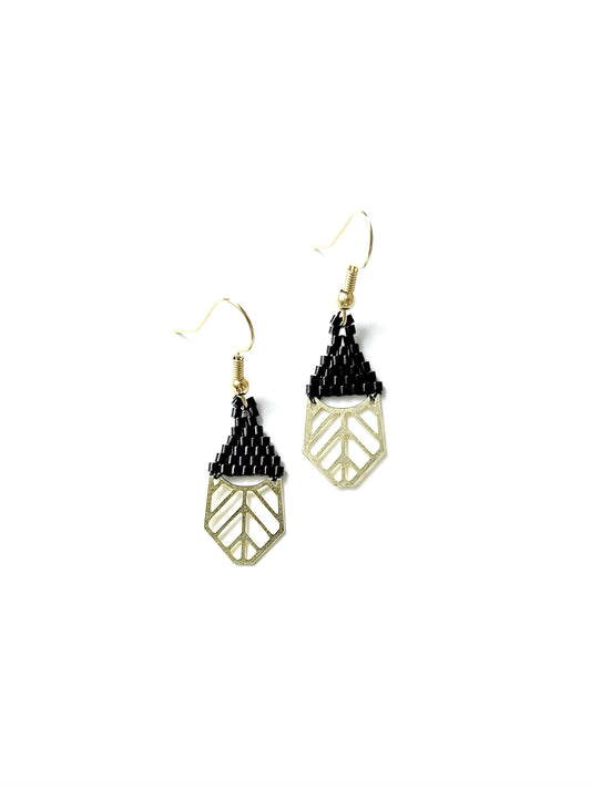 Boucles d’oreilles petites feuilles en perles de verre Miyuki.