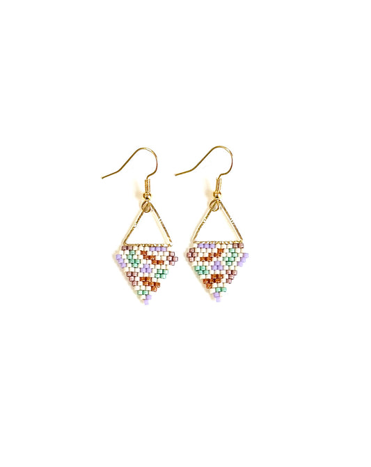 Boucles d’oreilles multicolores, au motif terrazzo, en perles de verres miyuki.