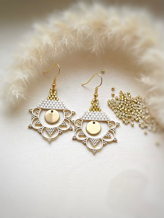 Boucles d’oreilles bohème en perles de verre.