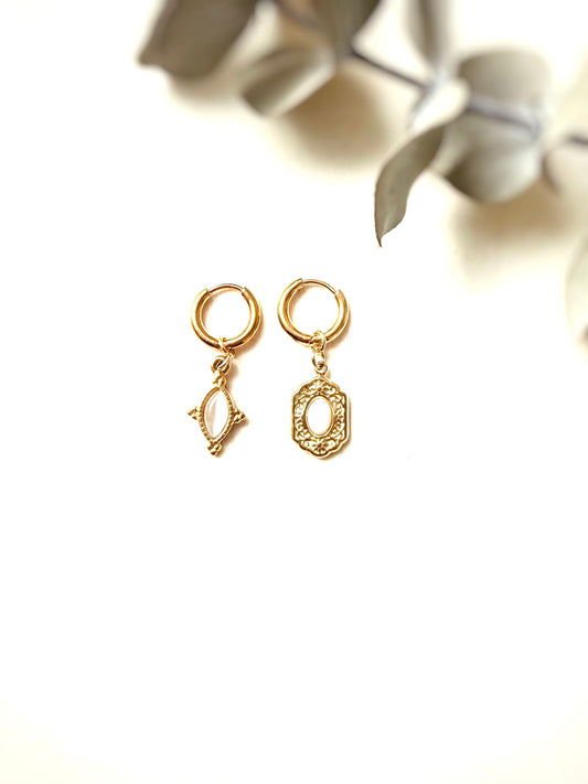 Boucles d’oreilles asymétriques, mix and match en acier inoxydable.