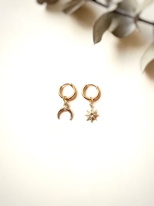 Boucles d’oreilles asymétriques, mix and match en acier inoxydable.